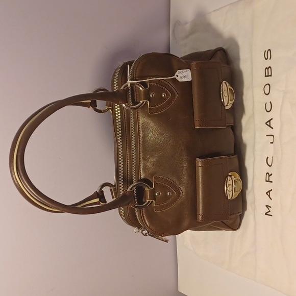 Marc Jacobs Handbags - MARC JACOBS VINTAGE SHOULDER BAG!